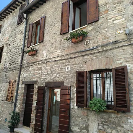 La Casa Dei Nonni 구비오